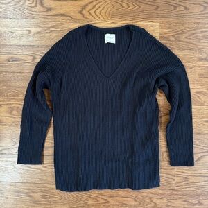 Abercrombie & Fitch LuxeLoft Oversized V-Neck Ribbed Sweater in Black